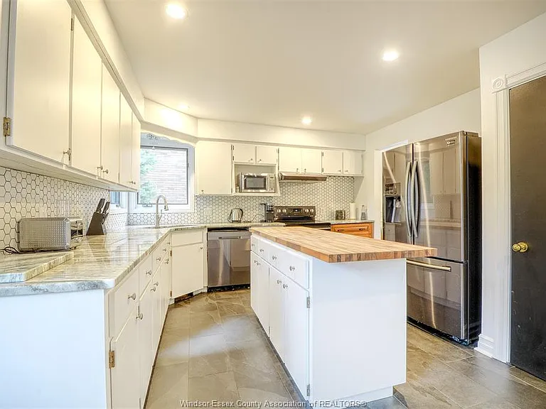 106 Marentette Dr — Photo 10