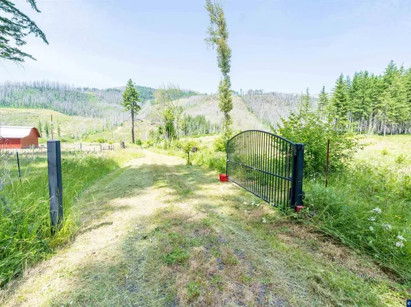 51789 Gates Brg E, Gates, OR 97346