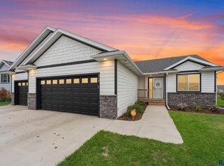 710 Prairieside Trl, Harrisburg, SD 57032