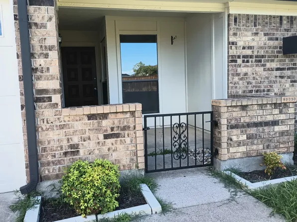 2314 Woodside Dr, Grand Prairie, TX 75052