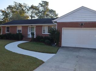 12 White House Cir, Poquoson, VA 23662