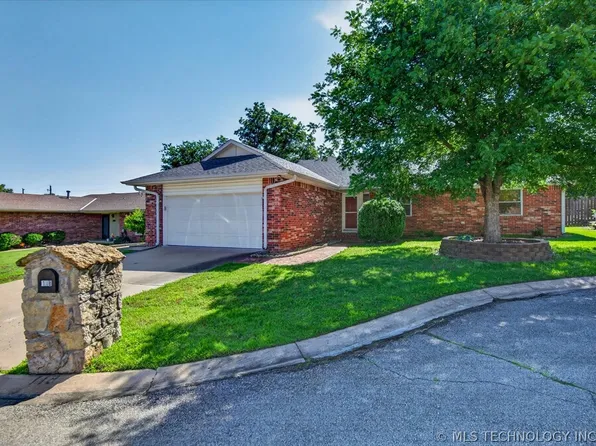 118 Canterbury Ct, Bartlesville, OK 74006
