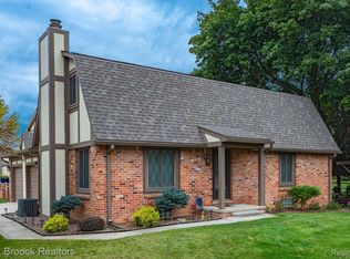 1898 Allenway Ct, Rochester, MI 48309