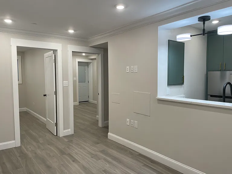 View towards the bedrooms and bathroom.