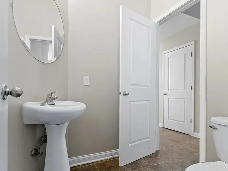 2605 Carrollton Ave — Photo 24