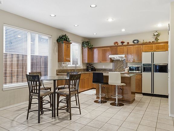 4th image of 9016 SE Emily Park Way