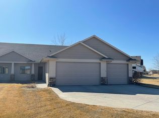 622 W Palmer Cir, Aberdeen, SD 57401