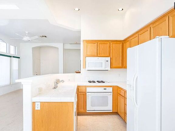 4th image of 7521 Hazard Center Dr Unit 1