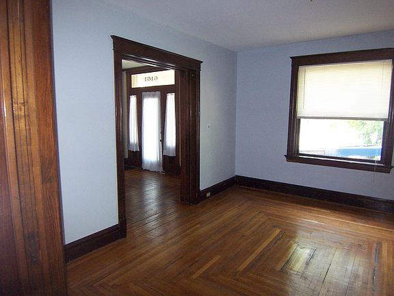 3rd image of 6161 Columbia Ave