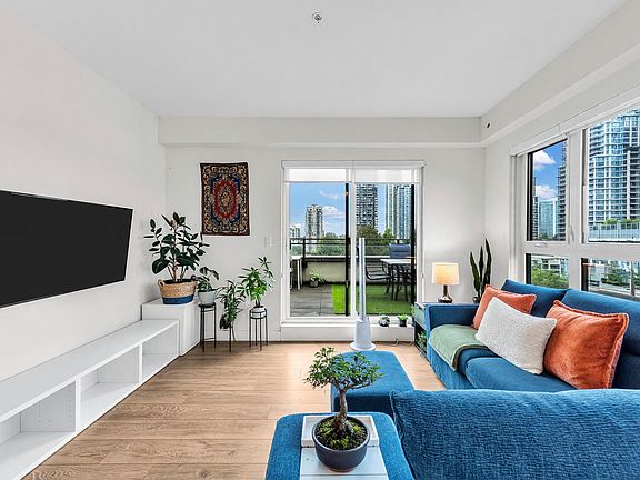3rd image of 4468 Dawson St Penthouse 501