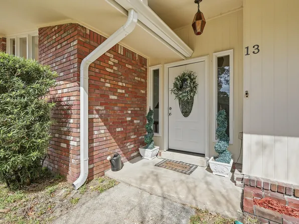 13 Japonica Ln, Shalimar, FL 32579