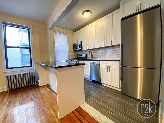 2nd image of 3284 45th St APT 3D