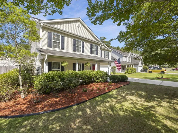 102 Sugarplum Dr, Summerville, SC 29485