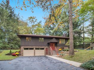 2714 Kensington Dr, Kalamazoo, MI 49008