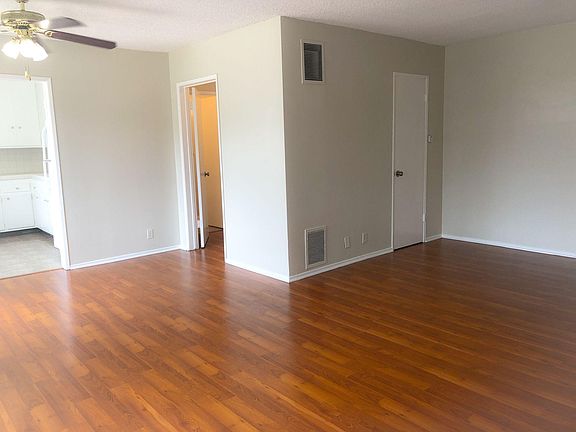 3rd image of 724 N Sweetzer Ave APT 5
