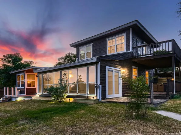 451 ANGEL DR, Lakehills, TX 78063