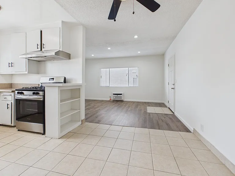 Vinton Apartments — Photo 14