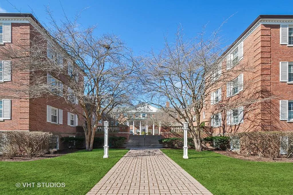 1404 Hinman Ave #G photo 1