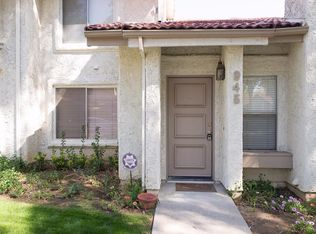 945 Quarterhorse Ln, Oak Park, CA 91377