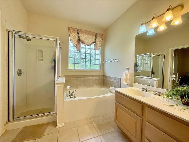 7008 Albacete Ln — Photo 20