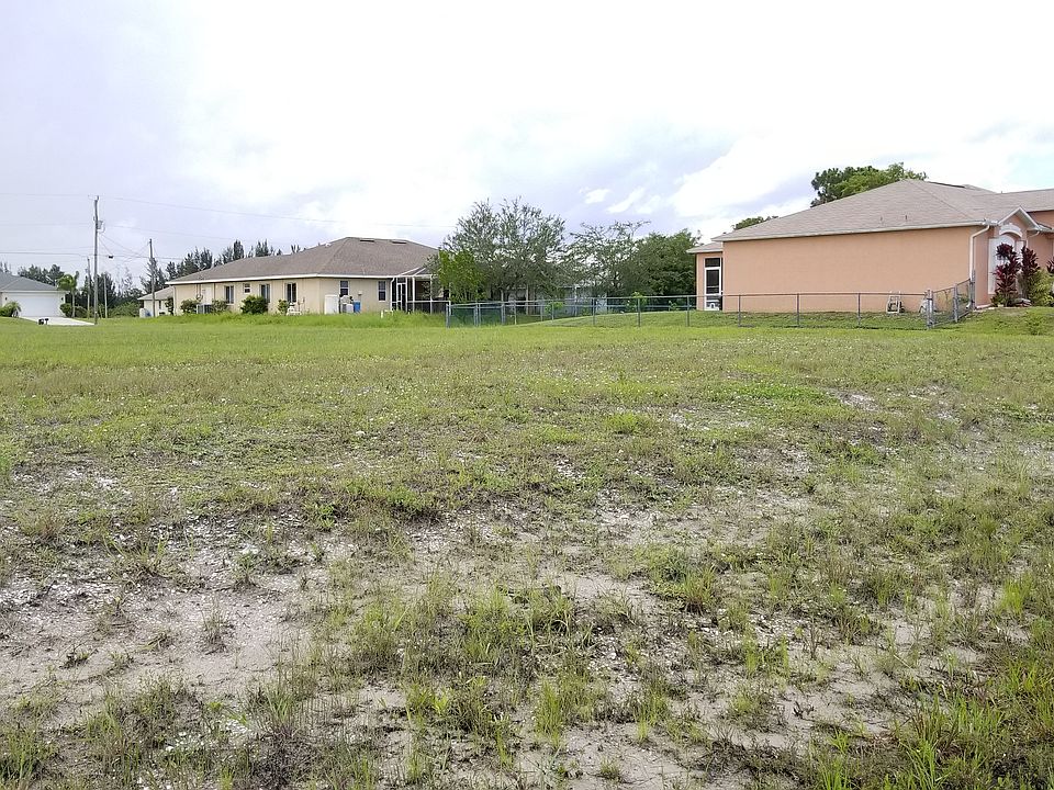 1st image of 237 Chiquita Blvd N