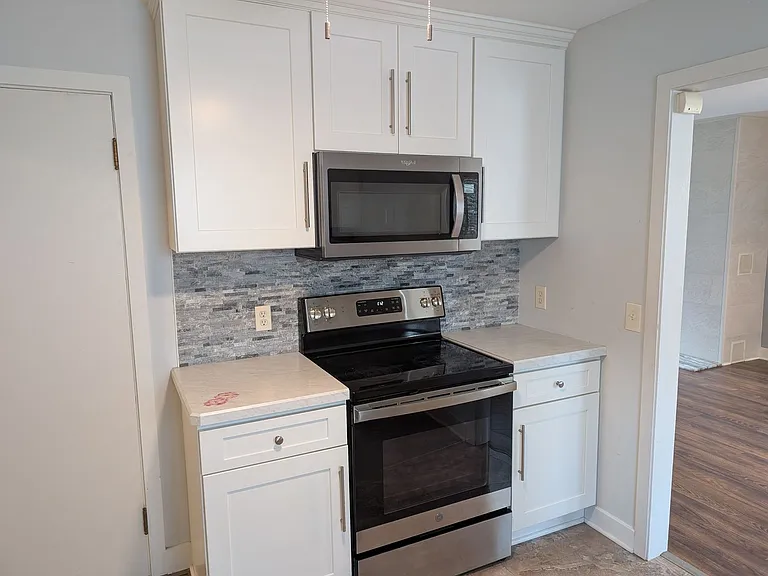 111 Eastmoreland Dr — Photo 12