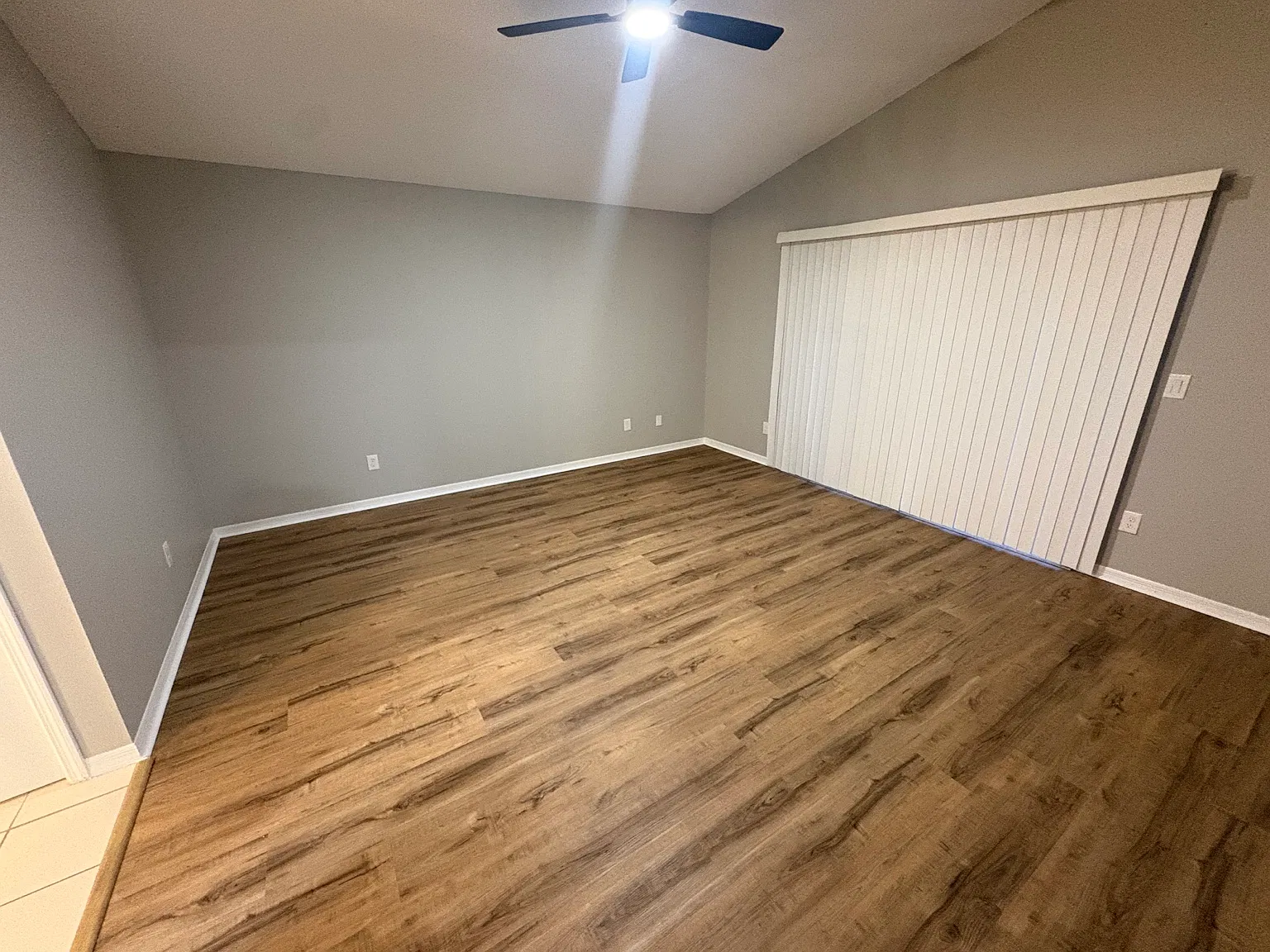 971 Belleflower Dr — Photo 4