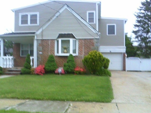1st image of 165 Botsford St