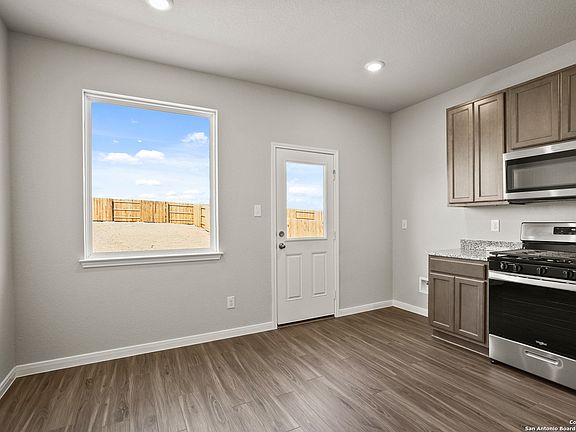 5th image of 8835 Black Oak Drive