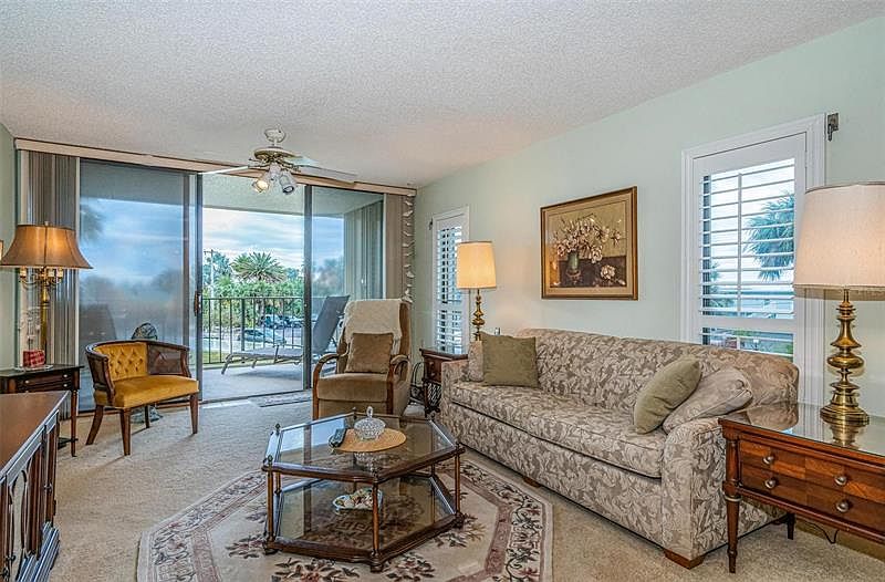 2530 Gary Cir APT 205, Dunedin, FL 34698 | MLS #U8186877 | Zillow