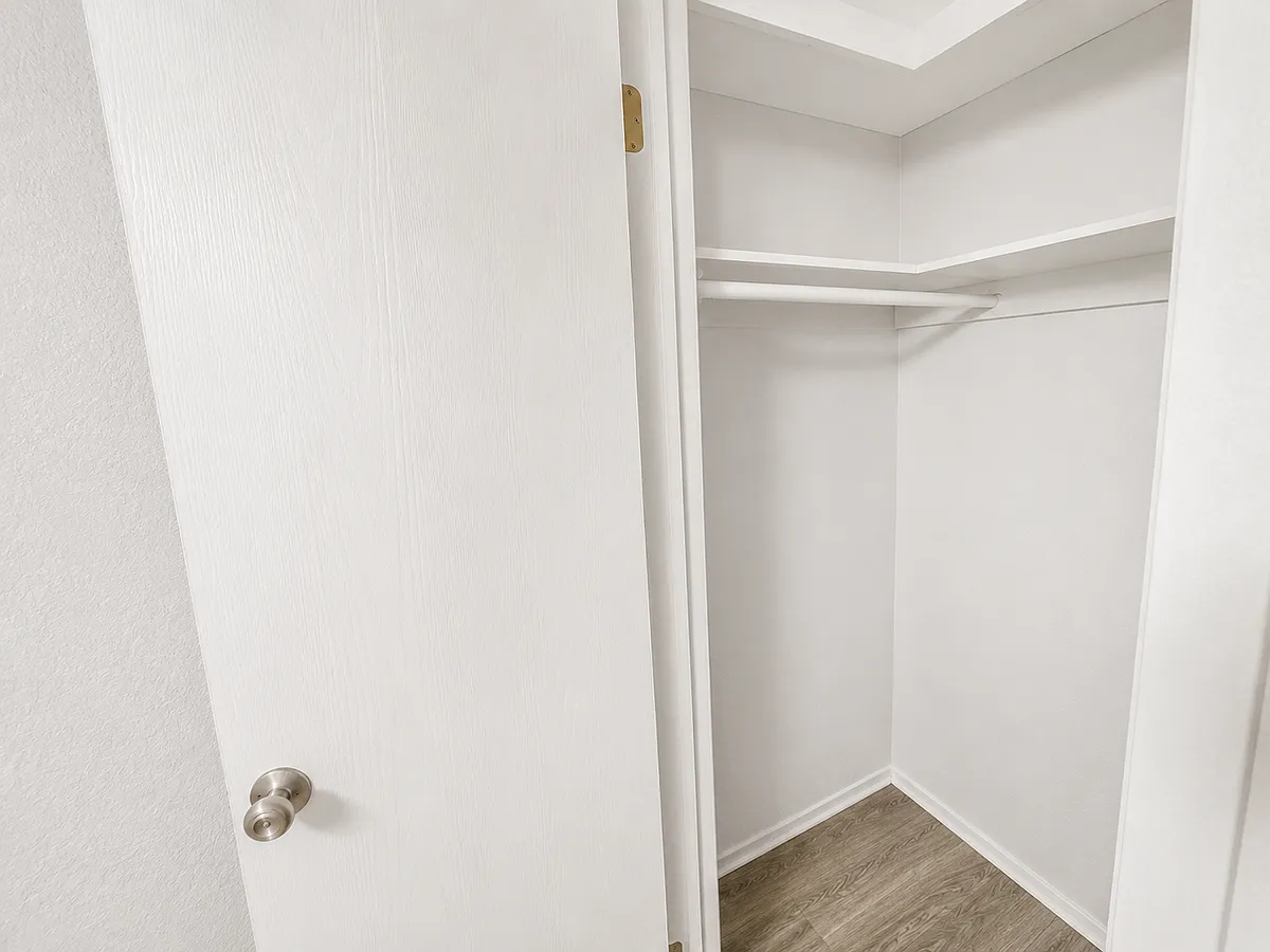 Building Photo - 1111 E Cochise St #8