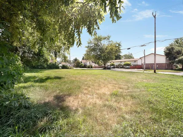 314 Queen St, Essex, ON N0R 1G0