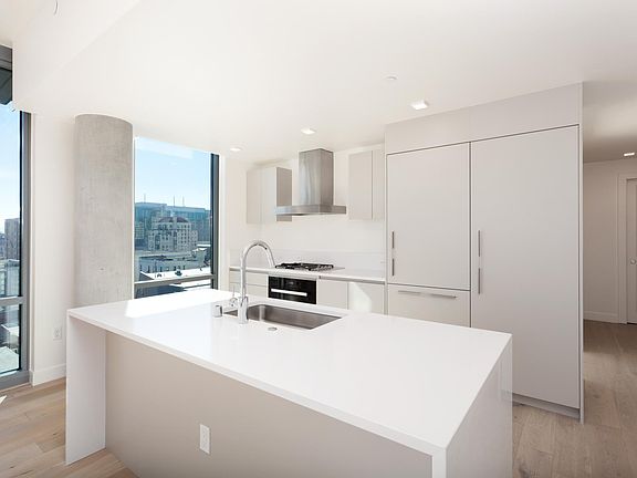 4th image of 1545 Pine St #1104