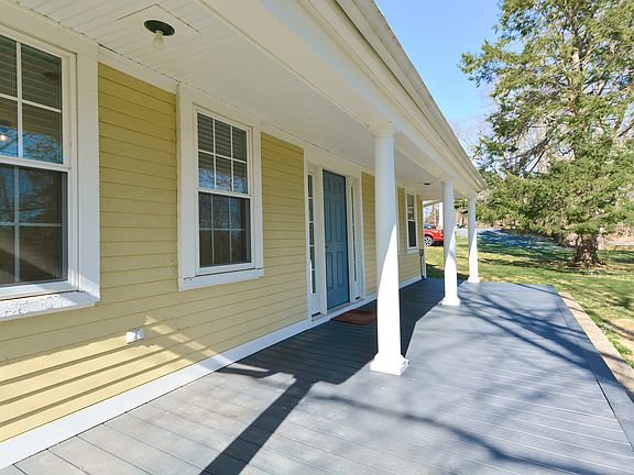 3rd image of 146 Mansion Dr