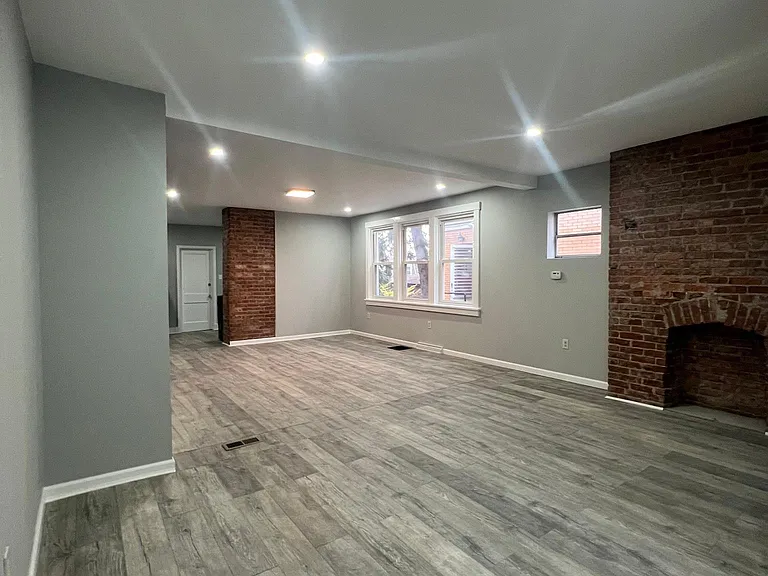 924 Clarissa St #1 — Photo 4