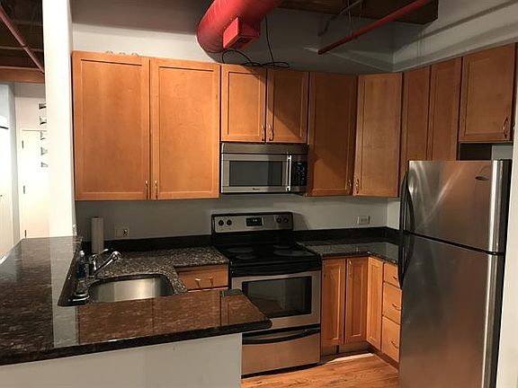 4th image of 225 W Huron St APT 219