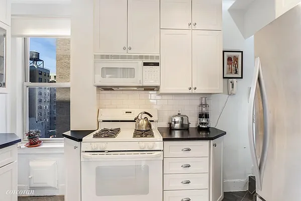 Sold by Corcoran | media 21