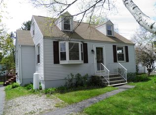 64 Scott Dyer Rd, Cape Elizabeth, ME 04107