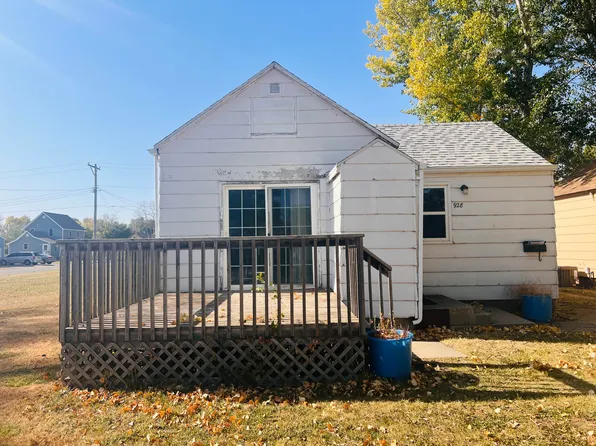 928 S 9th St, Aberdeen, SD 57401