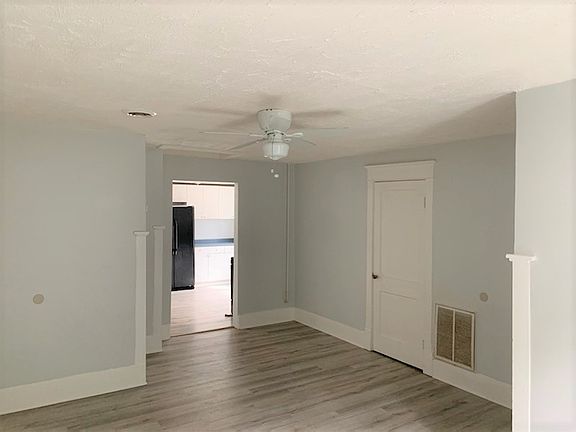 3rd image of 46 Erb St #2