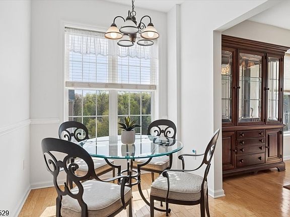 5th image of 1303 Johnson Dr #1303
