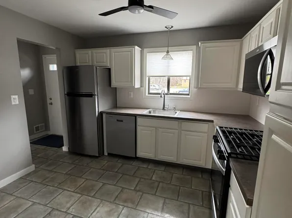 85 Shady Ln, Hamburg, NJ 07419