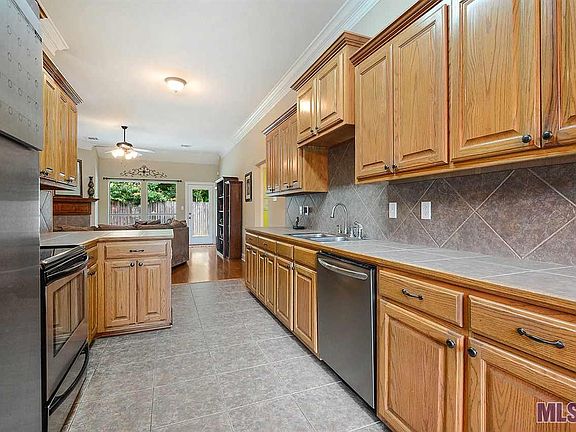 4th image of 18049 Kenner Dr
