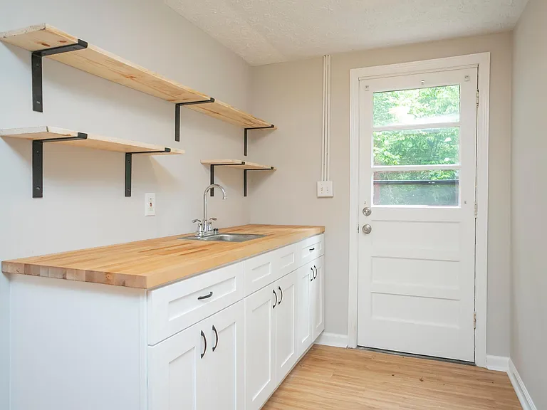 4933 Millerwood Dr — Photo 29
