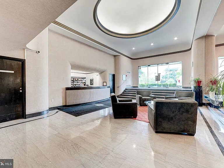 1 Scott Cir #1 — Photo 34