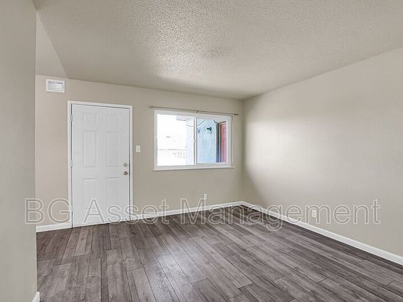 2nd image of 1333 Market Ave #5