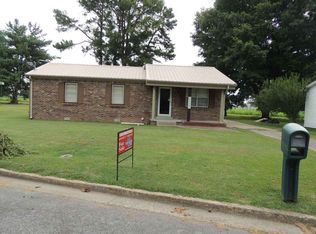2070 Barry Rd, Dyersburg, TN 38024