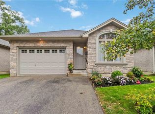 54 Glenwood Dr #15, Brantford, ON N3S 3G6