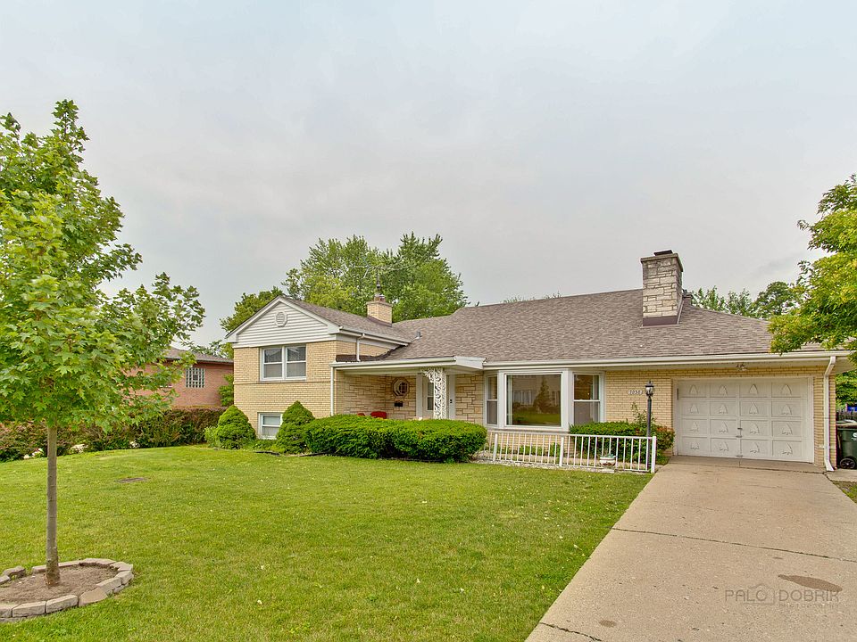 1st image of 7038 N Kedvale Ave