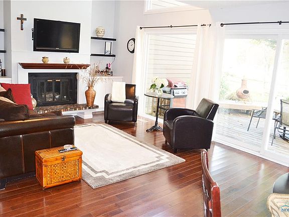 3rd image of 4240 Vicksburg Dr #4240